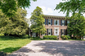 Historical Mansion 7BD Vacation Home in Derby City